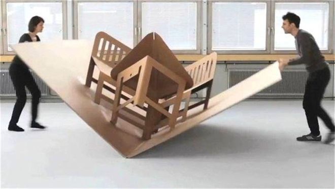 老双赢彩票外研究能折叠的纸板桌椅重量才30斤一手就能拎起来(图3)