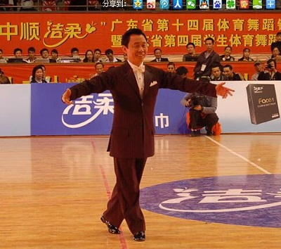 “纸巾之王”500元办厂卫生纸变金纸狂揽30亿双赢彩票