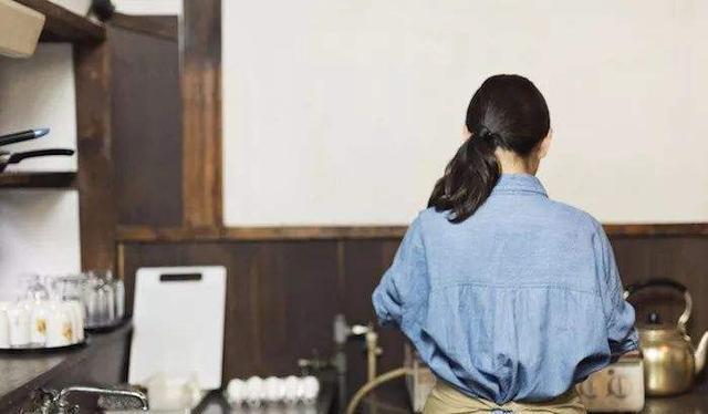 双赢彩票日本发明“椅”解决已婚女性大难题为什么在中国一文不值