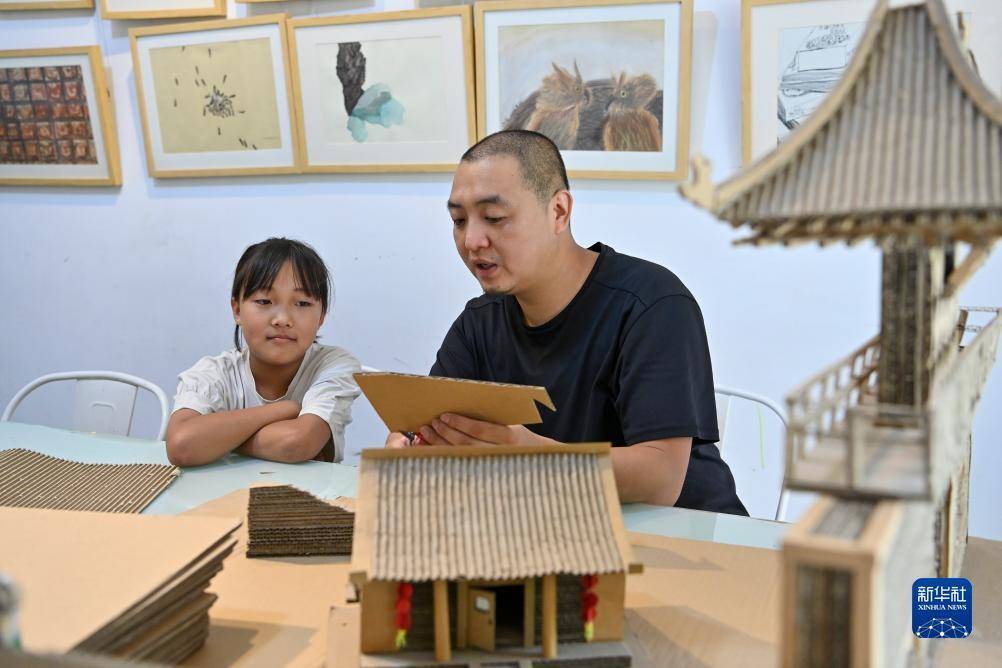 双赢彩票纸上有乾坤_王帅栋_杨晨光_瓦楞纸