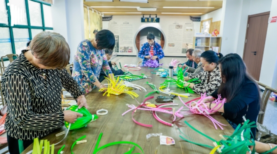 苏州漕湖：建引领趣味手工 编织温暖邻里情双赢彩票