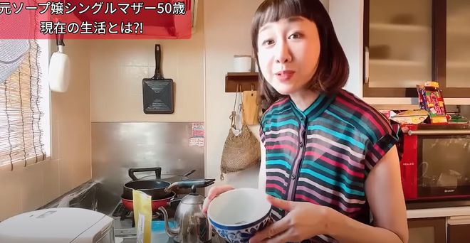 双赢彩票讲述：一位日本女生的“壮烈的成长经历”19岁开始从事风云工作(图2)